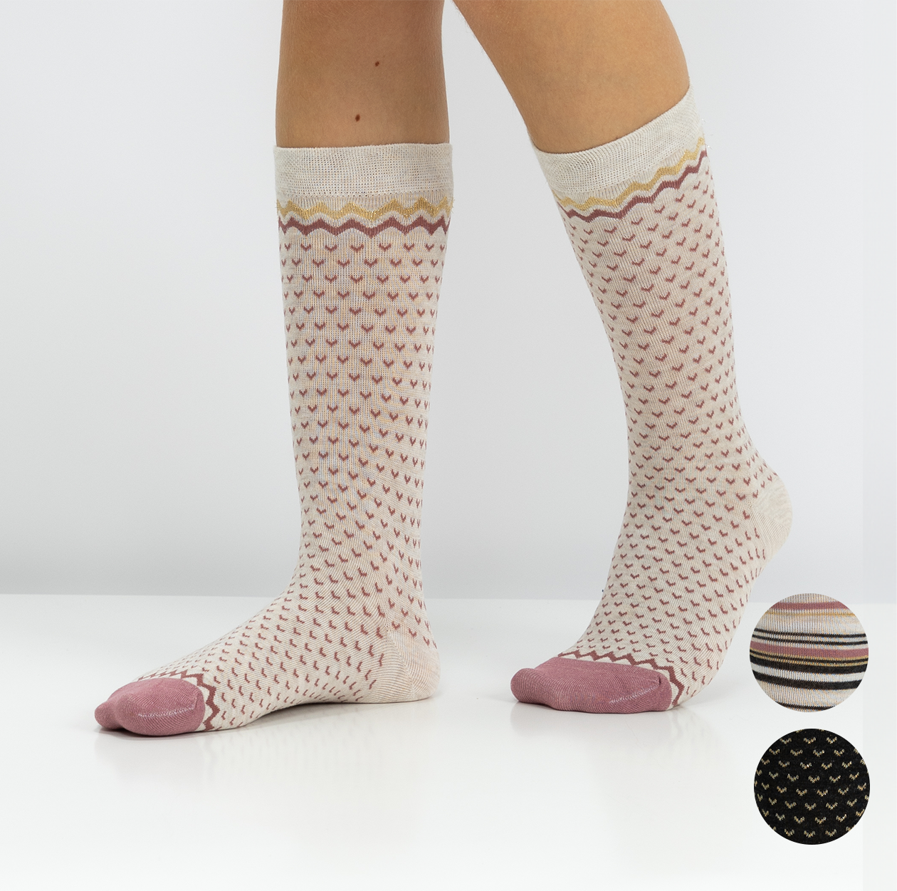 Meias clássicas com padrão, para mulher, em fibra de bambu, na cor rosa e bege. Meias frescas e suaves.