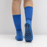 Meias com antiderrapante (grip), na cor azul, para desporto como o futebol.