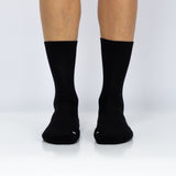 Meias com antiderrapante (grip), na cor preto, para desporto como o futebol ou futsal..