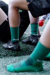 Meias com antiderrapante (grip), na cor verde, para desporto como o futebol ou futsal..