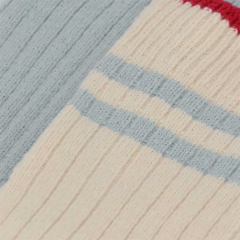 Meias de casa femininas em viscose, quentes, macias e confortáveis. Design em malha canelada, proporcionando elegância e conforto dentro de casa, nos dias de Inverno.