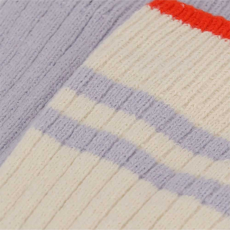 Meias de casa femininas em viscose, quentes, macias e confortáveis. Design em malha canelada, proporcionando elegância e conforto dentro de casa, nos dias de Inverno.