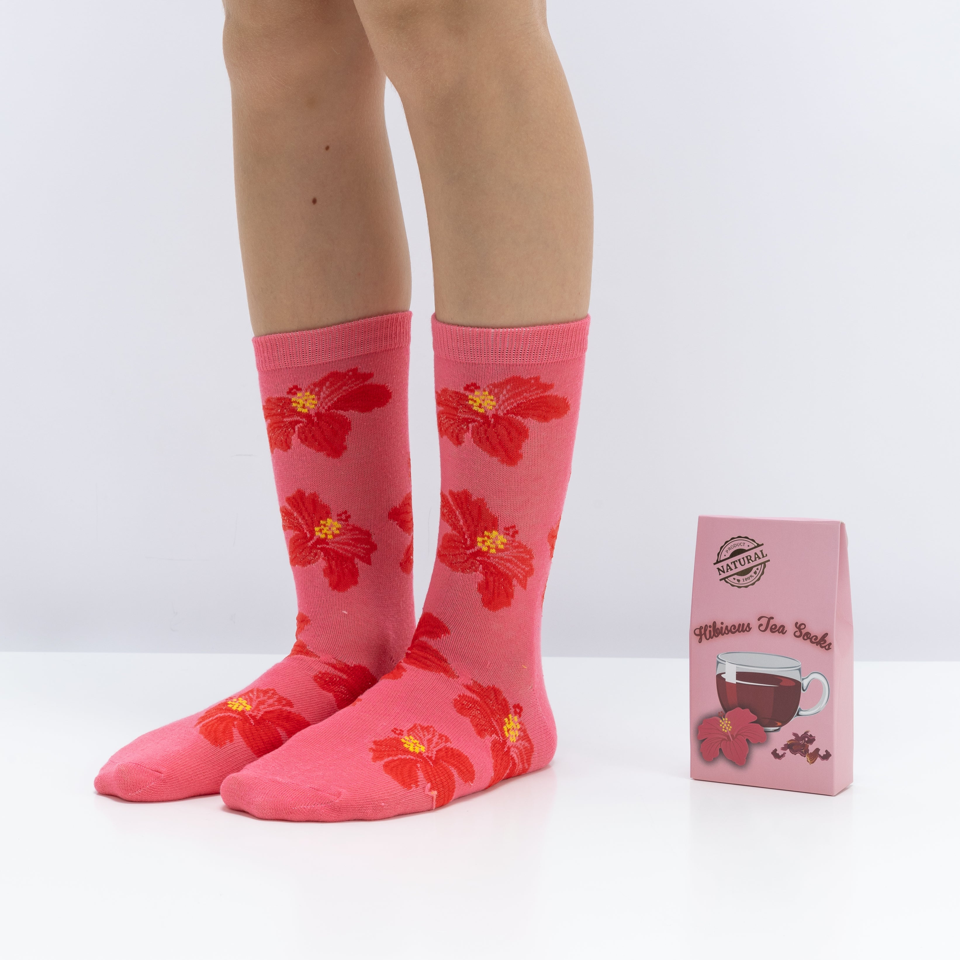 Meias divertidas e originais, para oferecer como presente. Meias com padrão de flor de chá. Com embalagem original.